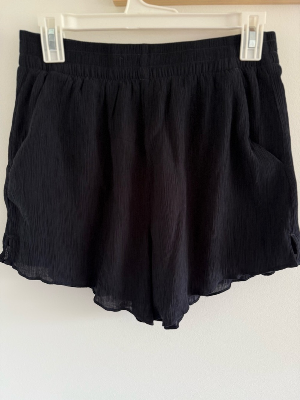 Abercrombie and Fitch Black Scallop Lined Shorts size Medium